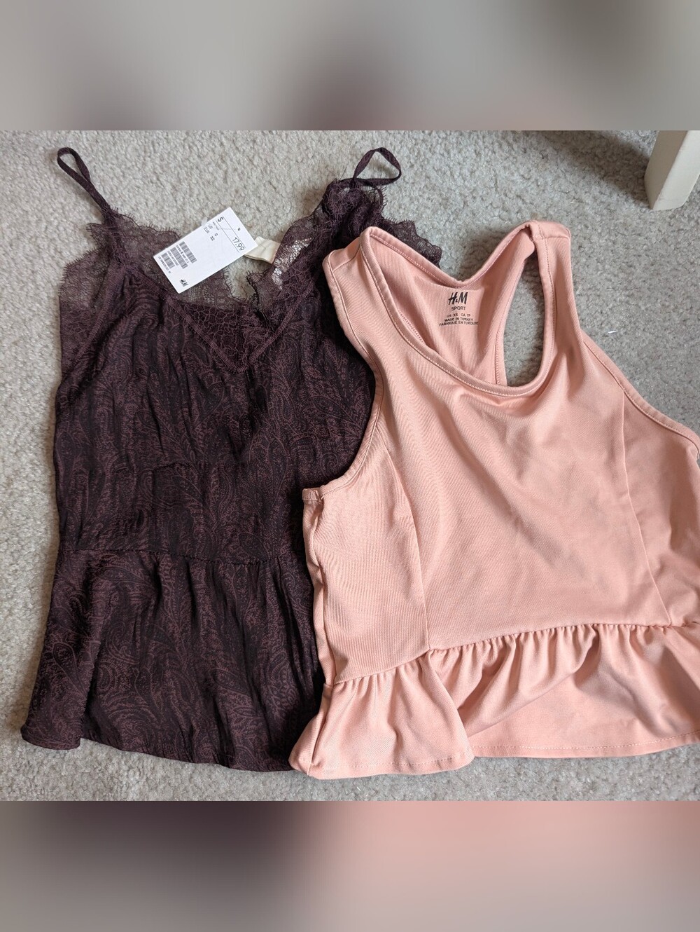 2 H&M Shirts ... Ciffee paisley H&M tank top (0), pink H&M Sport (XS)